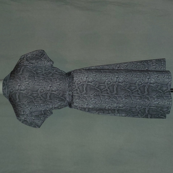 Wrap Dress - Picture 5 of 9